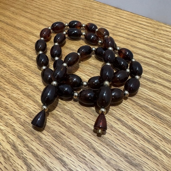 Vintage Elegant Brown Beaded Necklace with twist clasp - Picture 4 of 6